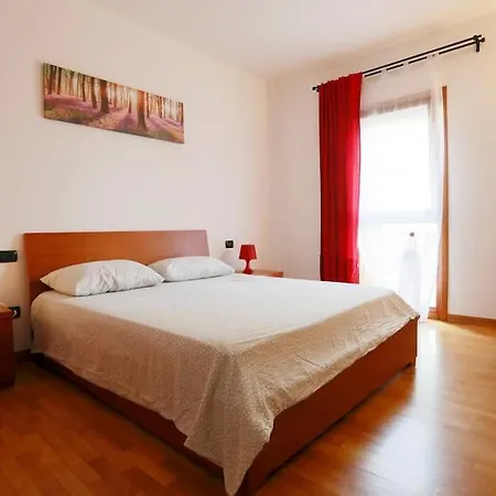 Apartment 10 *